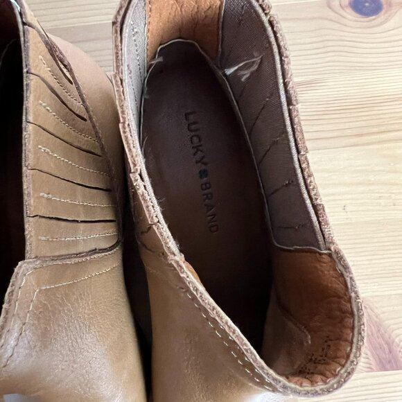 Lucky Brand Womens size 8.5 Brown Tan Ilisse Leather Ankle Bootie Cowboy Slip On - Picture 8 of 10